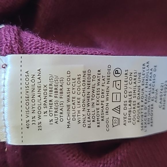 Loft sweater - Brand New! - Picture 4 of 4